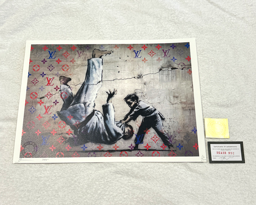 DEATH NYC ポスター バンクシー 柔道家を投げる子ども ヴィトン 額入 DEATH NYC バンクシー BANKSY「柔道家を投げる子ども」ヴィトン