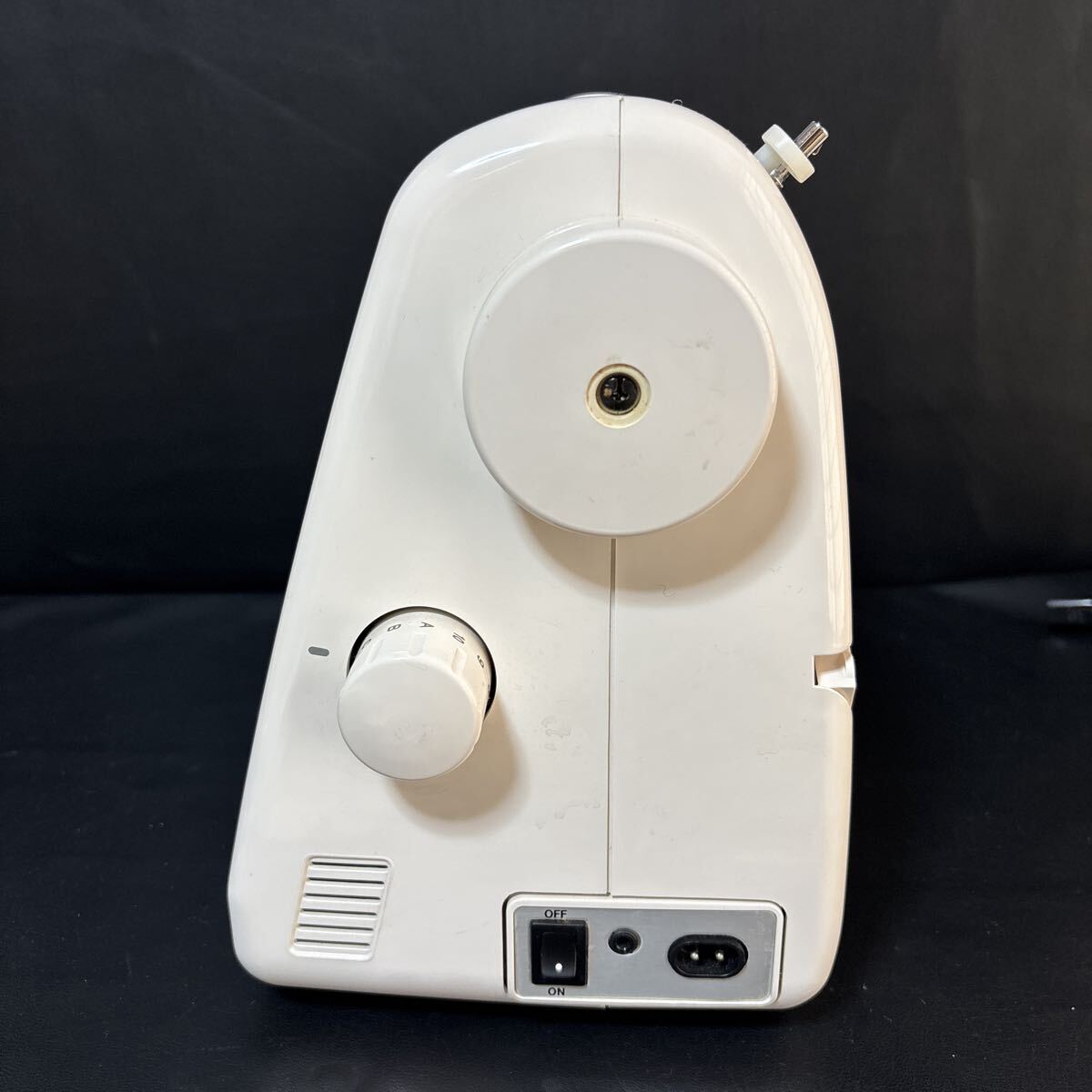 SINGER シンガーミシン MERRITT Libero KN-300EX コンパクトミシン 卓士ミシン 電動ミシン SINGER ミシン 説明書付き_画像4