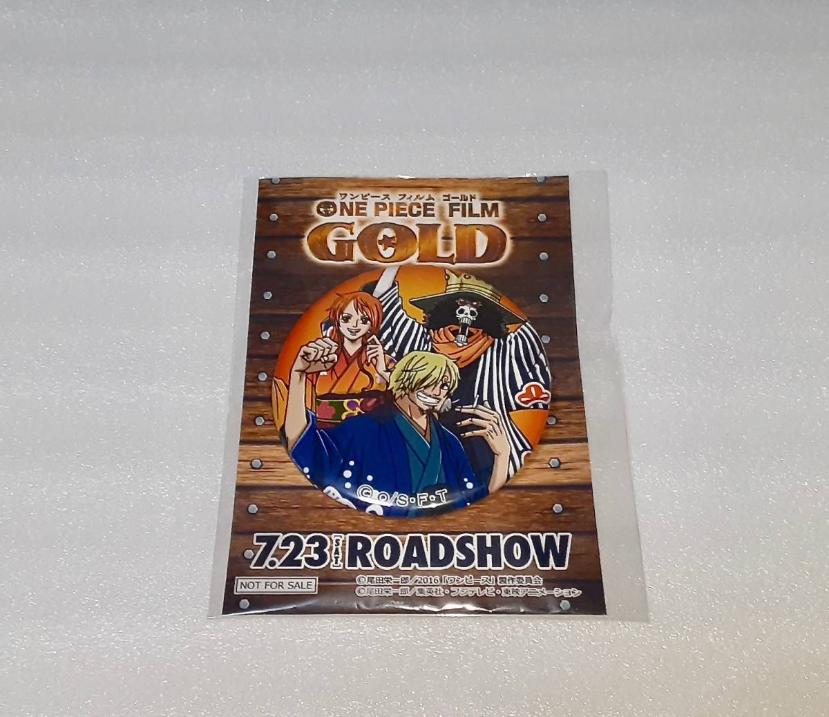 ヤフオク ワンピース Film Gold 前売り券 特典 缶バッジ