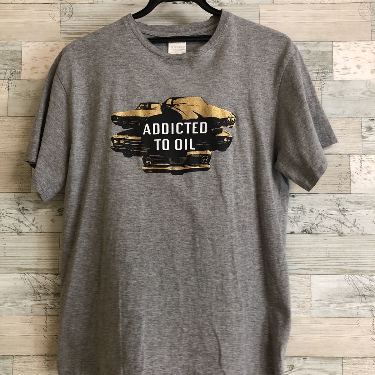 APC アーペーセー　ADDICTED TO OIL SECTION MUSICALE フロント　プリント　車　半袖Tシャツ_画像1