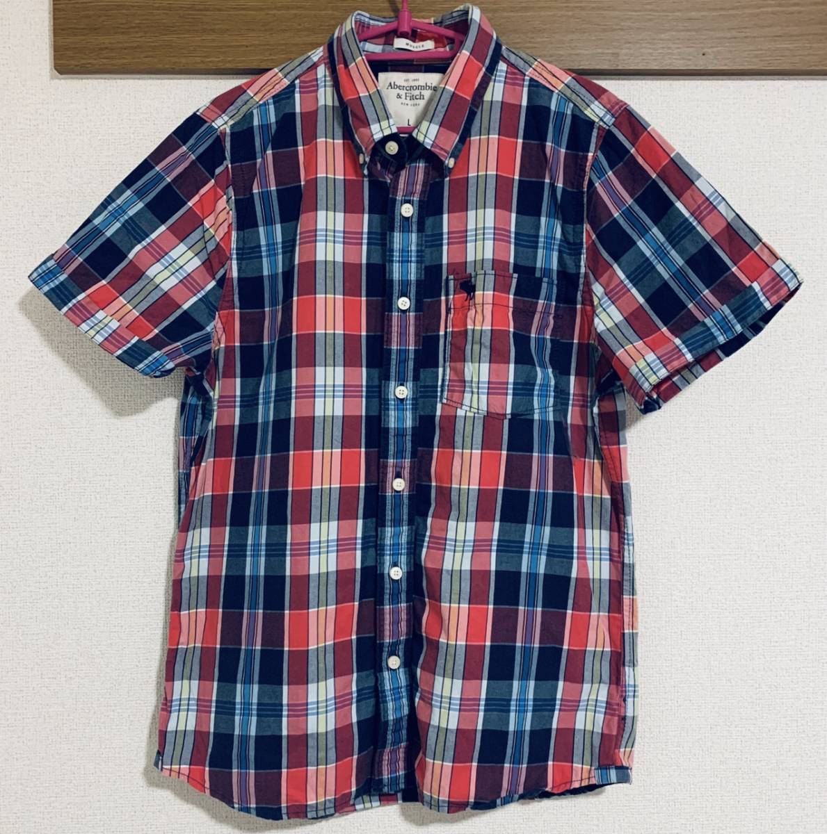 Paypayフリマ レア品 アバクロ Abercrombie Fitch メンズ 胸ポケット チェック柄 ウッドボタン 半袖シャツ Lサイズ Paypayフリマ レア品 アバクロ Abercrombie Fitch メンズ 胸ポケット チェック柄 ウッドボタン 半袖シャツ Lサイズ