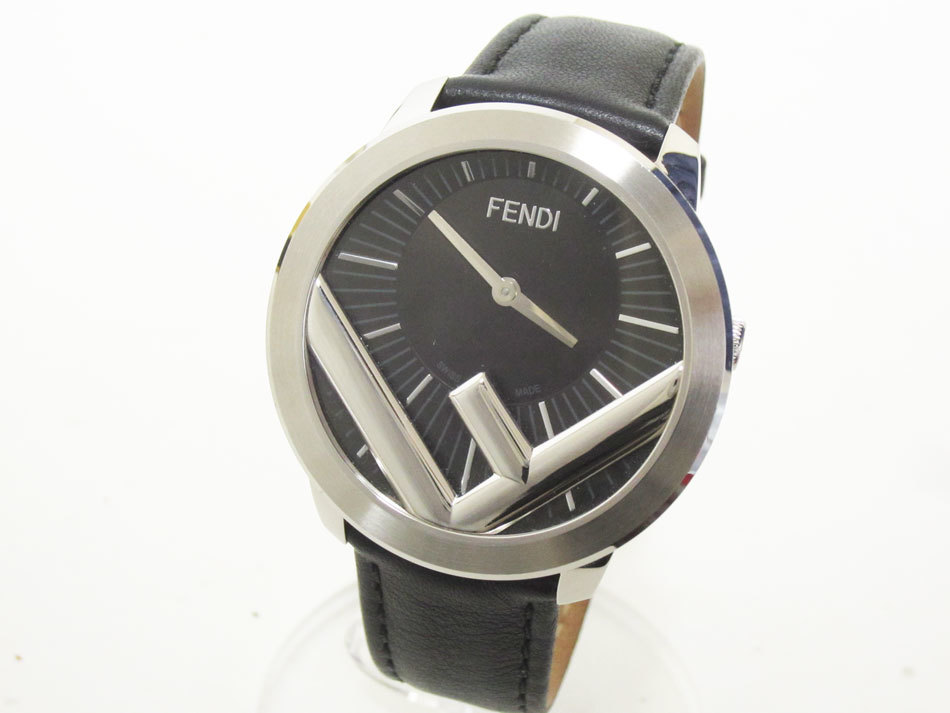 送料無料 FENDI フェンディ ラナウェイ メンズウォッチ 腕時計 革バンド クォーツ 71000L 美品