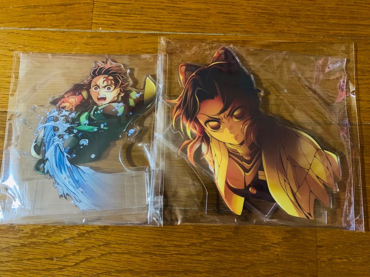 鬼滅の刃 缶バッジ3個セットとワッペンチャーム 劇場版 鬼滅
