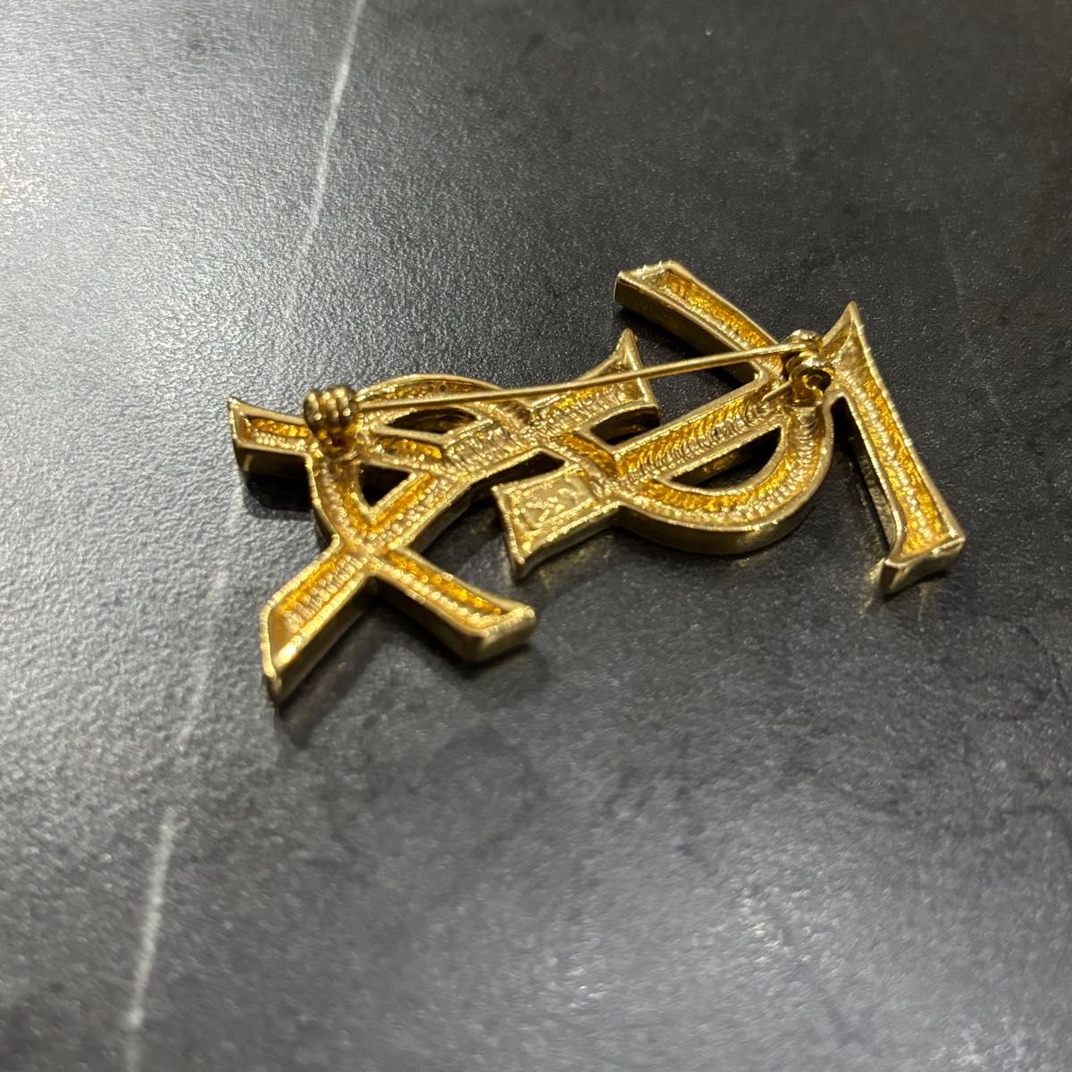 美品 ヴィンテージ イブサンローラン ブローチ ゴールド 美品 Yves Saint Laurent イヴサンローラン YSL アクセサリー