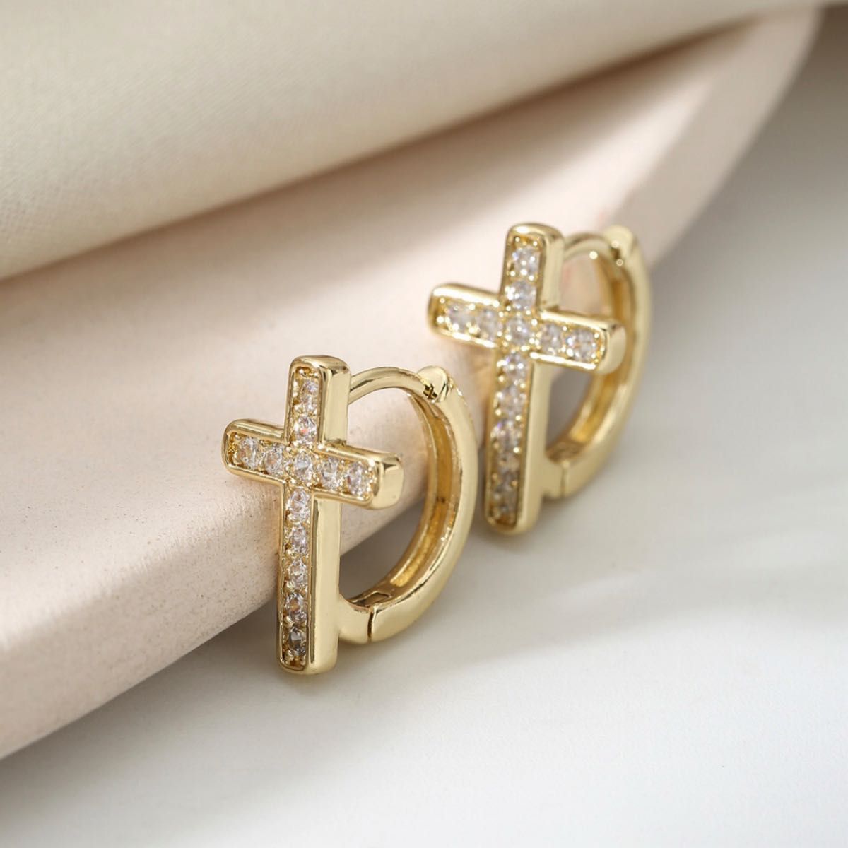 Cubic zirconia Cross(十字架)ゴールド ピアス クロス 十字架 15mm 小粒 CZダイヤ リング ピアス ゴールド