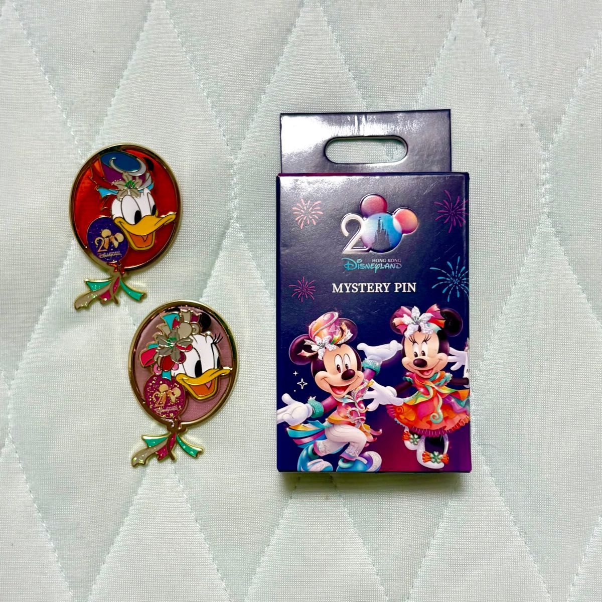 2005年 新年 ドナルド デイジー ピンバッジ 新品未開封 ディズニー 限定 香港ディズニー 20周年 ピン ドナルド デイジー|Yahoo!フリマ