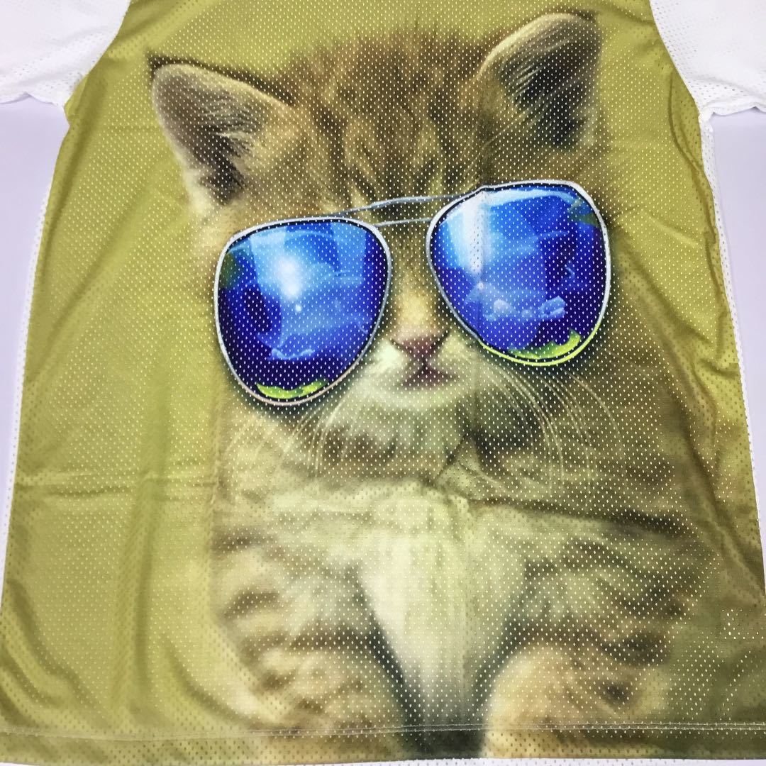 デザインメッシュ半袖Tシャツ Lサイズ　かわいい猫柄　ティアドロップサングラスをかけたネコ　DBR4B_画像2