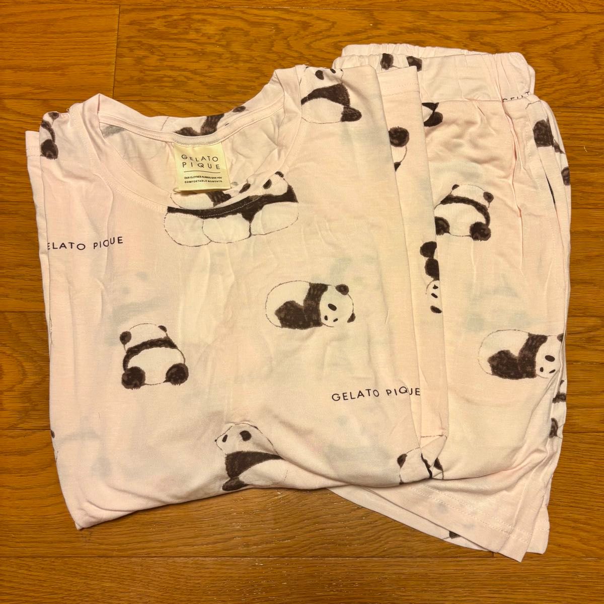 ジェラートピケパンダ柄の短パンとTシャツ 新品 ジェラートピケ パンダ柄 Tシャツ ショートパンツ セット