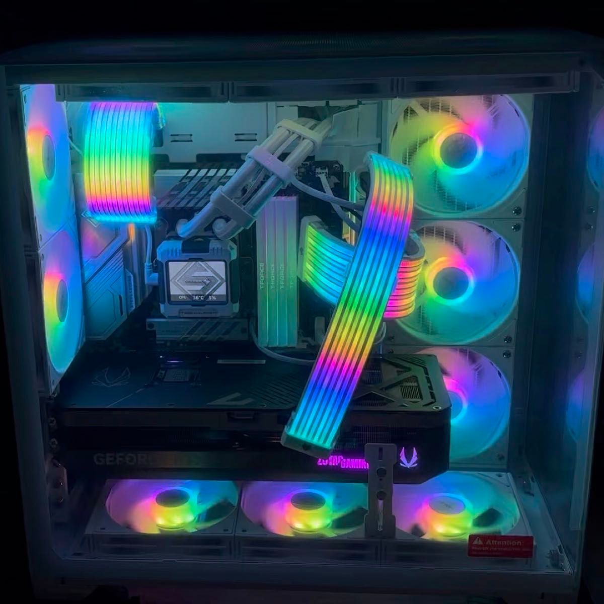 【美品】ZOTAC GAMING GeForce RTX 5080 SOLID OC グラフィックスカード