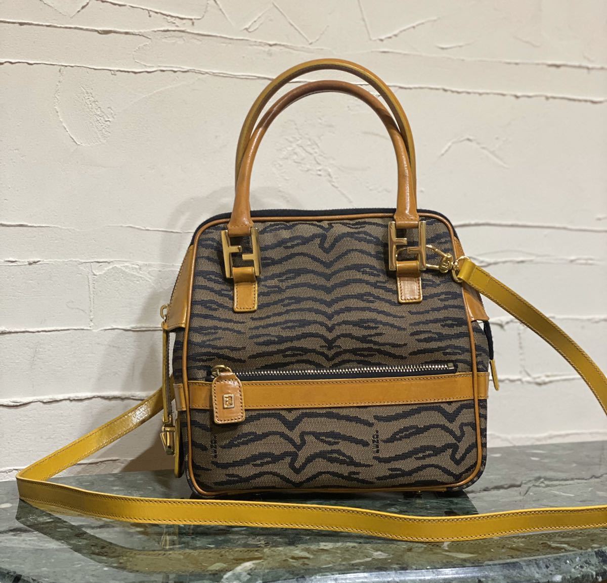 VINTAGE OLD FENDI ゼブラ柄 2WAYハンドバッグ ショルダーバッグ ズッカ オールドフェンディ ヴィンテージバッグ レア 斜め掛け