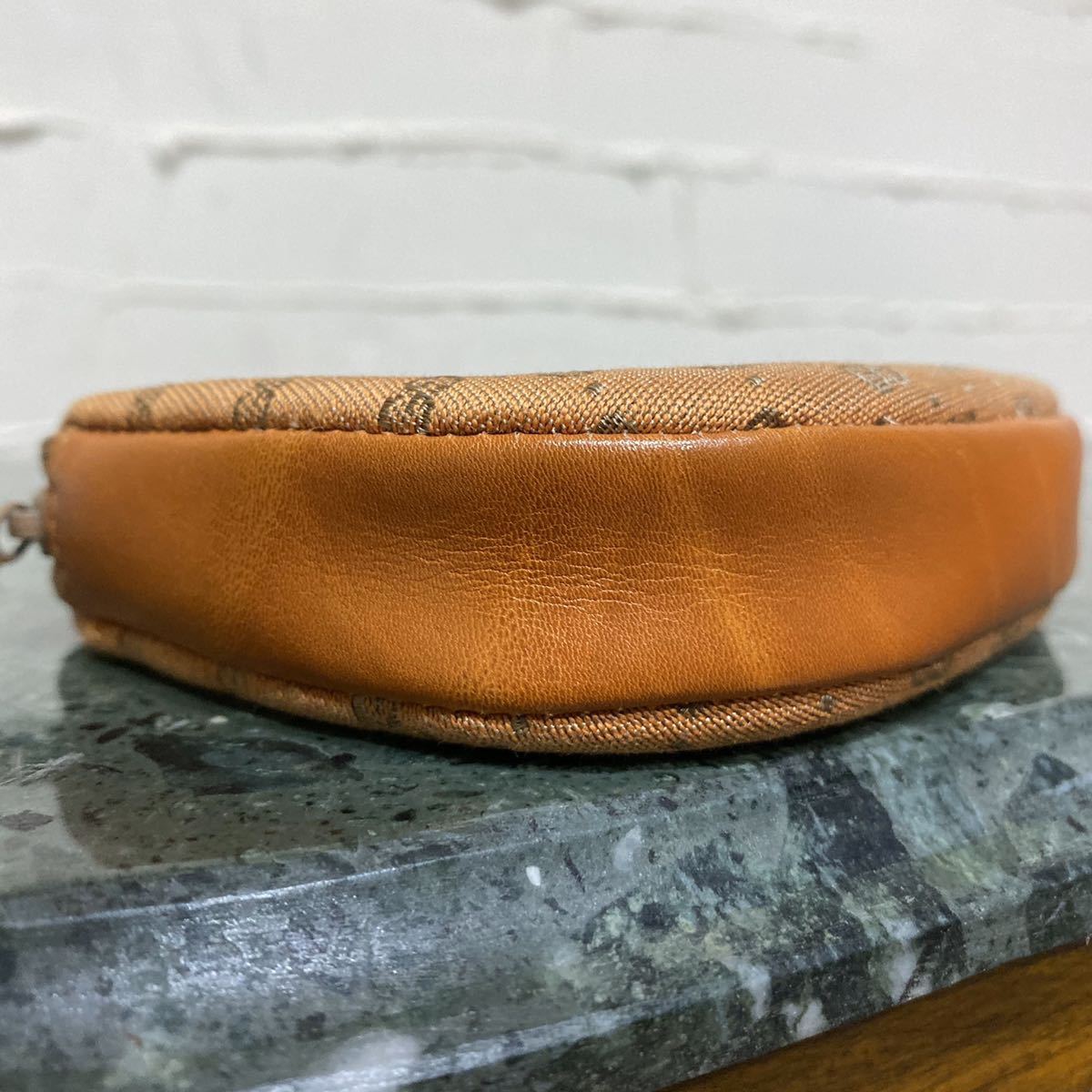 美品 希少デザイン OLD GUCCI コインケース ラウンドジップ GG