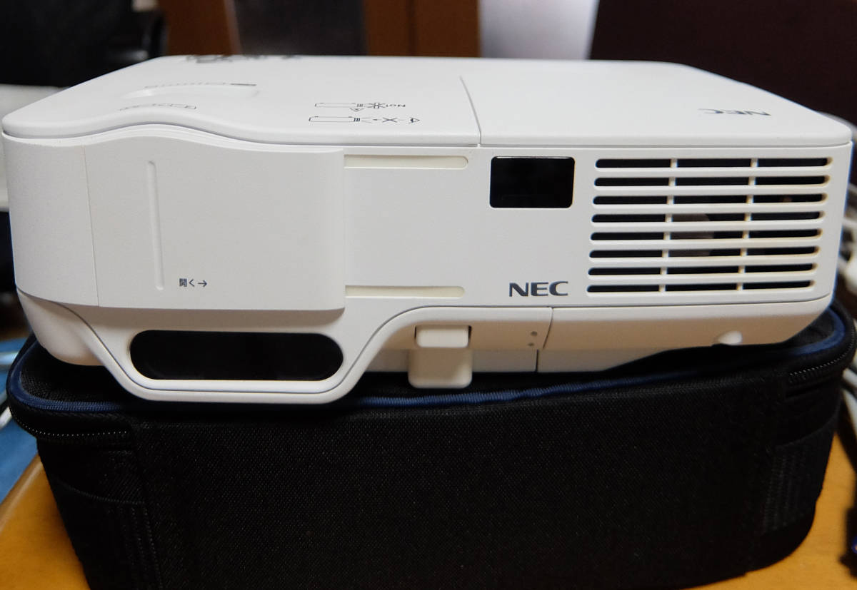 NEC NP64J 12倍ズームプロジェクター 専用ケース付_画像6