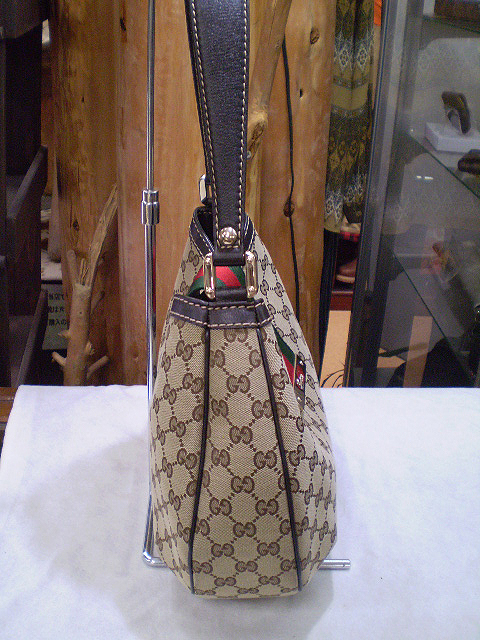 新品同様 GUCCI/グッチ 233608 GG キャンバス シェリーライン 肩がけ ショルダーバッグ 美品 新品同様 GUCCI/グッチ 233608 GG キャンバス シェリーライン 肩がけ ショルダーバッグ 美品