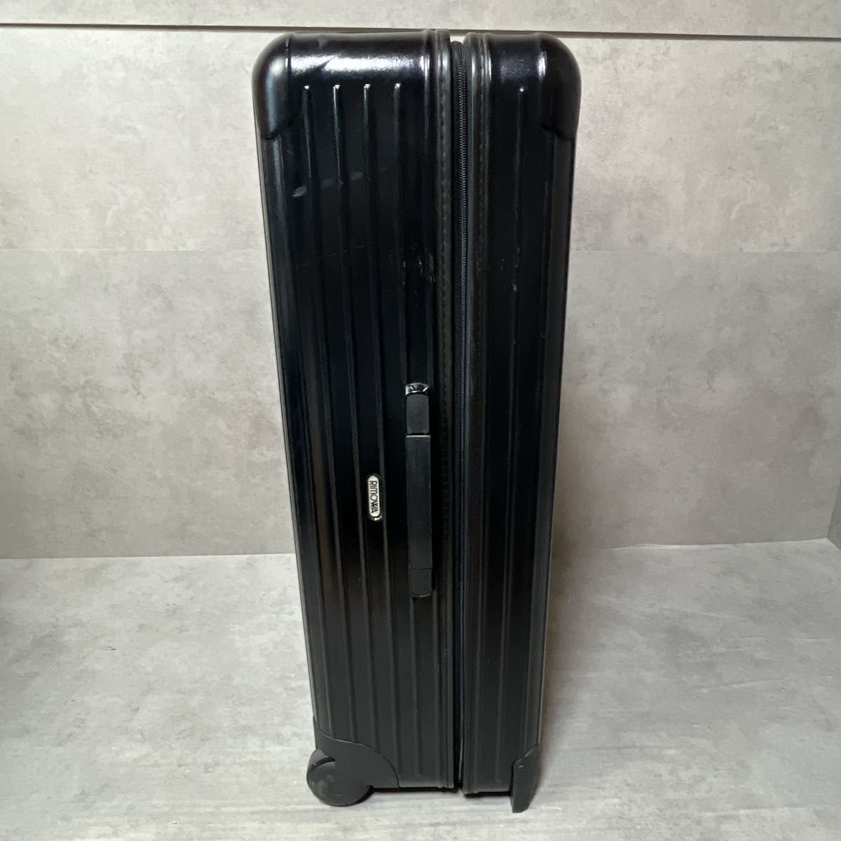 美品 リモワRIMOWA サルサ 104L 2輪 ブラック キャリーケース リモワ RIMOWA スーツケース サルサ SALSA 77 2輪 104L ブラック