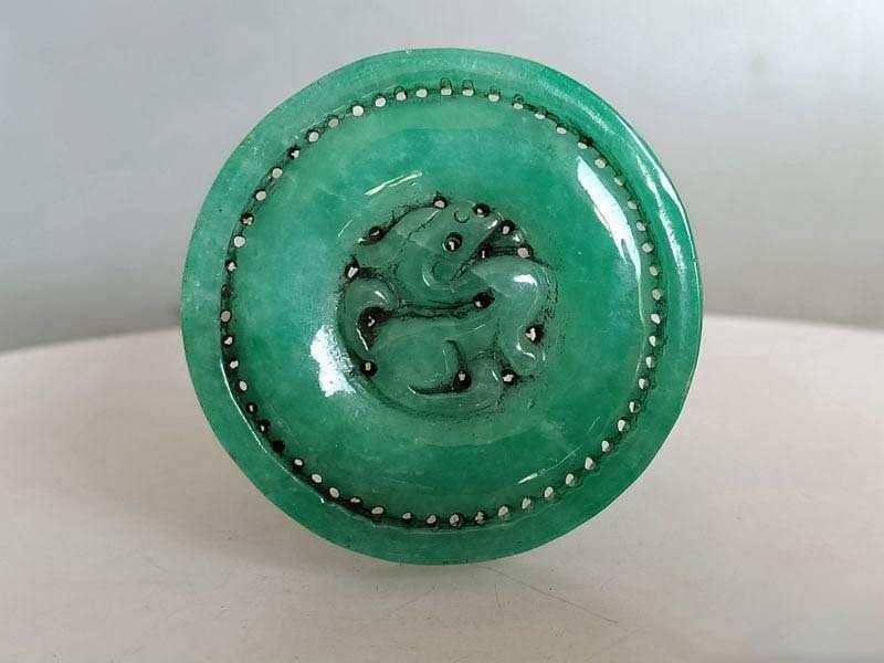 清代 翡翠 獣紋 平安牌装身具 www.hieroglyph.am