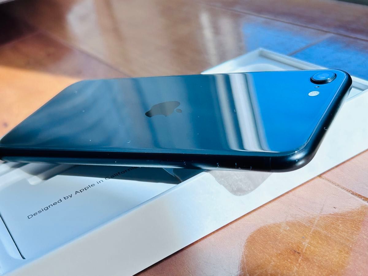 Apple iPhone se2世代 ブラック 本体 SIMロック解除済み iPhone SE 第2世代 本体 64GB ブラック SIMロック解除済み 中古