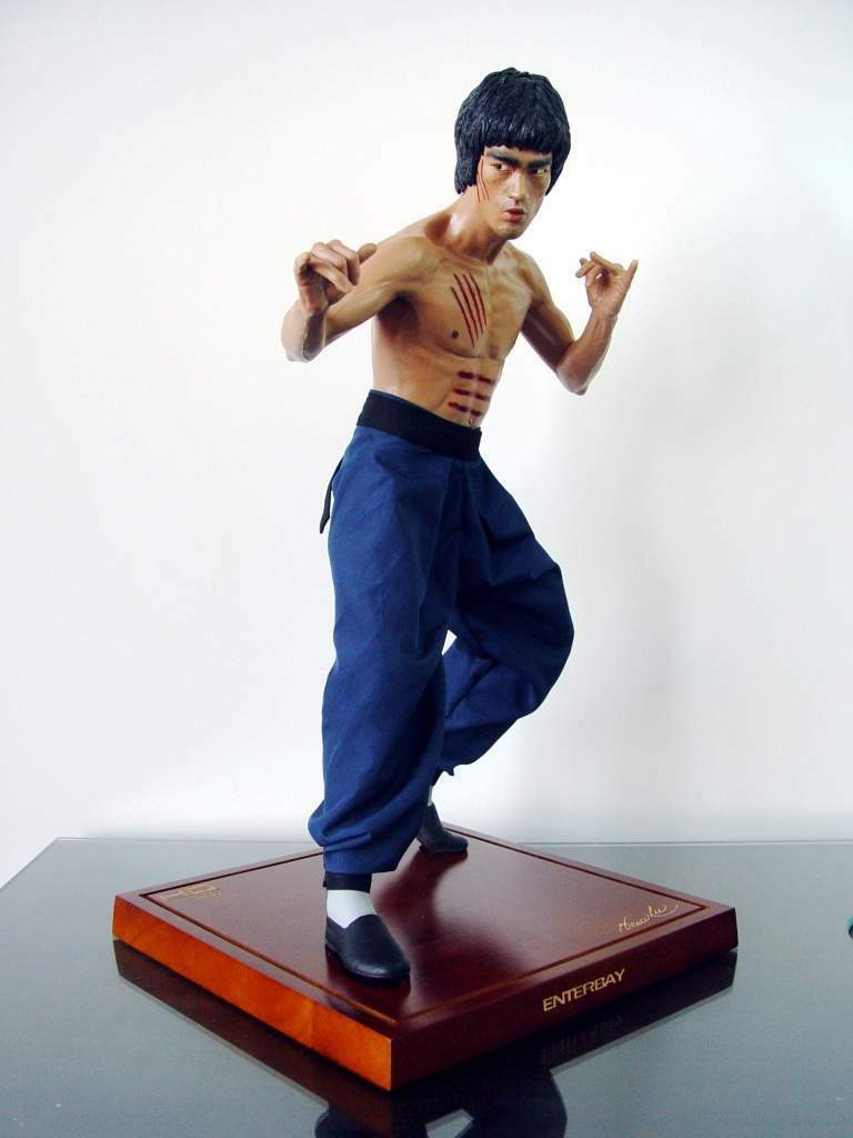 激安 海外　限定 送料込み　新品未使用　 ブルース・リー Bruce Lee Enter The Dragon The King of Kung Fu 1:4 Figure Statue フィギュア 小道具、衣装