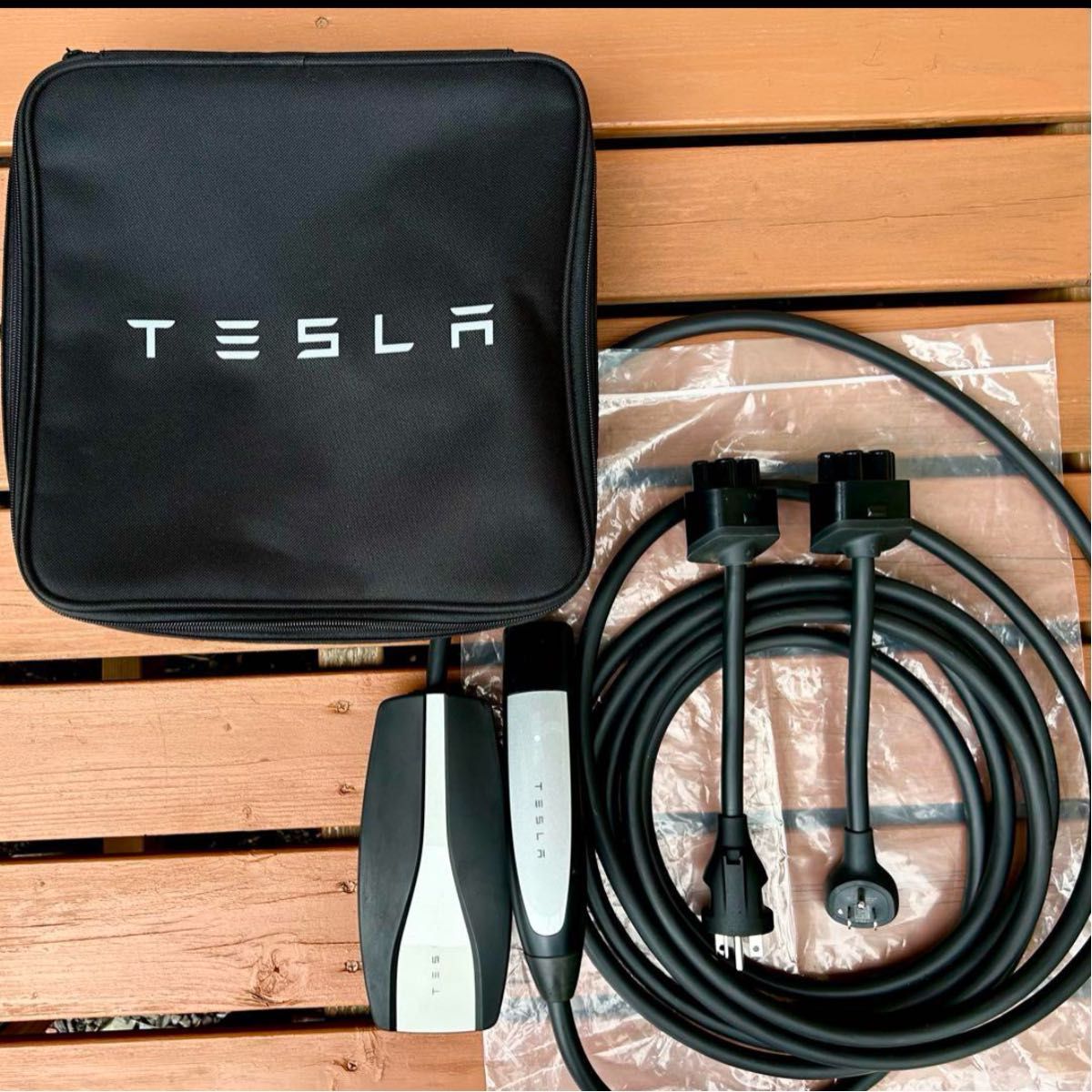 TESLAの純正普通充電ケーブル テスラ Tesla 充電ケーブル モバイルコネクター|Yahoo!フリマ