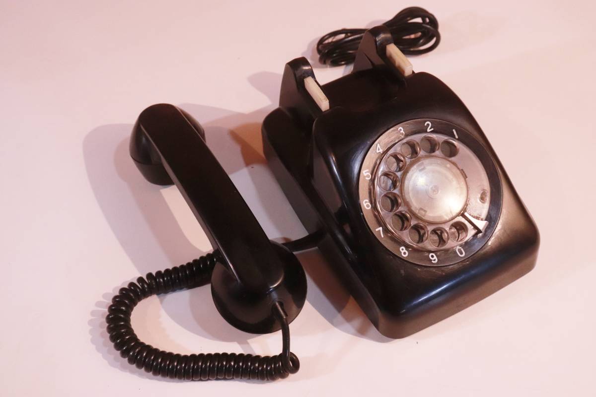 レトロ 黒電話 アンティーク ダイヤル式 電話機 インテリア (F0757)