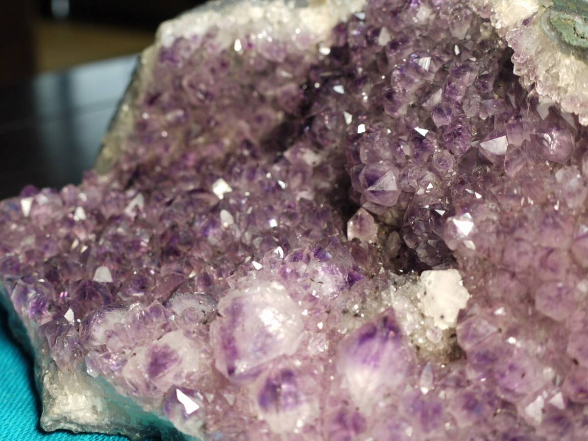 オンライン売上 アメジスト 天然石 クラスター 約2kg 紫水晶 - coroi.mu