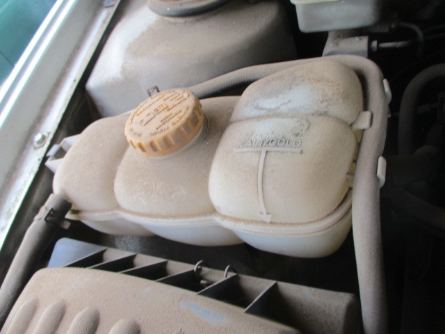 # Opel Omega радиатор вспомогательный бак б/у XF200W снятие частей есть резервуар конденсатор двигатель трансмиссия воздушный фильтр колпак #