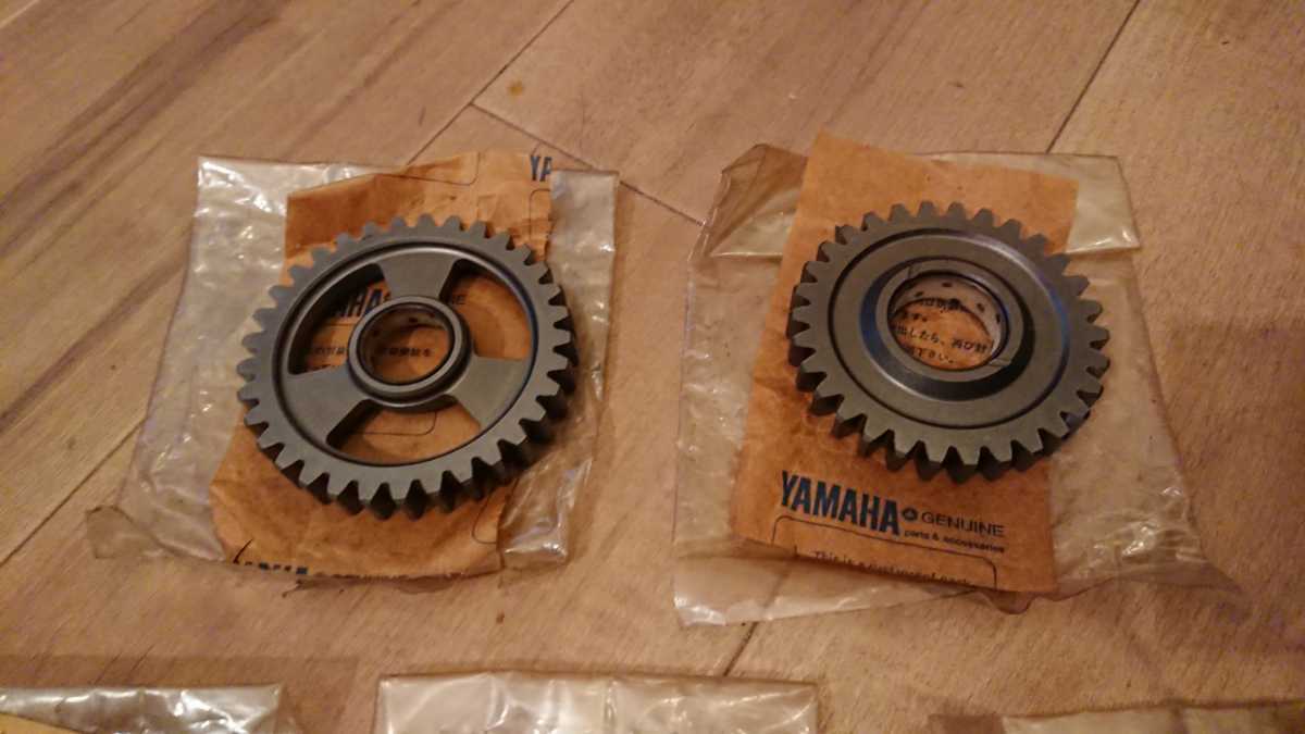 新品 廃盤 生産中止 希少 純正 YAMAHA TZR250 SPR SP 3XV ミッション ギア セット RCSUGO YEC SP250 ヤマハ 絶版車 TZ_画像2