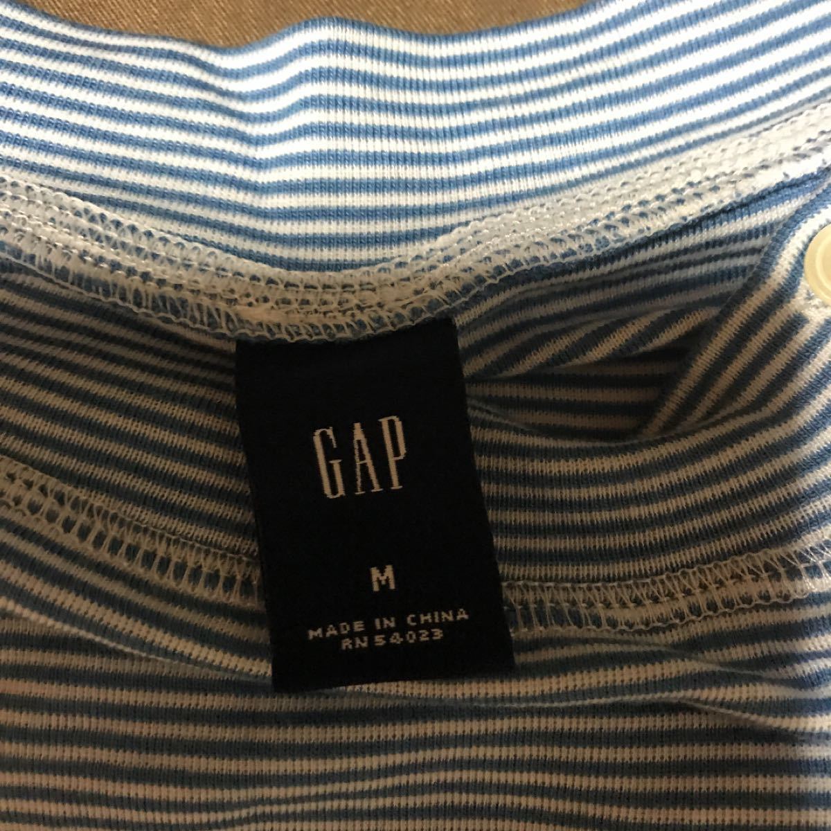 GAPTシャツ