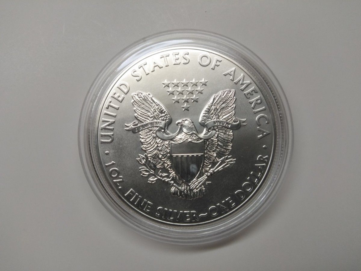 銀貨アメリカ2012イーグルケース付送料込み 未使用品 純銀 FINE SILVER アメリカ イーグル銀貨 リバティー