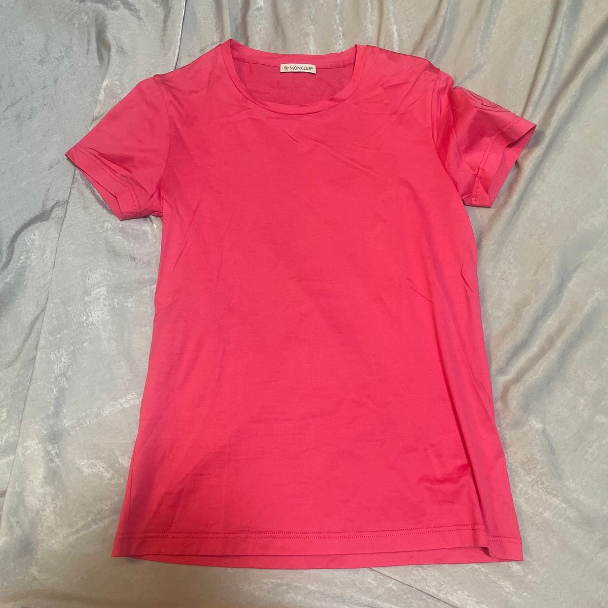 MONCLER ピンク 半袖Tシャツ 超美品】MONCLER ピンク 半袖Tシャツ|Yahoo!フリマ(旧PayPay
