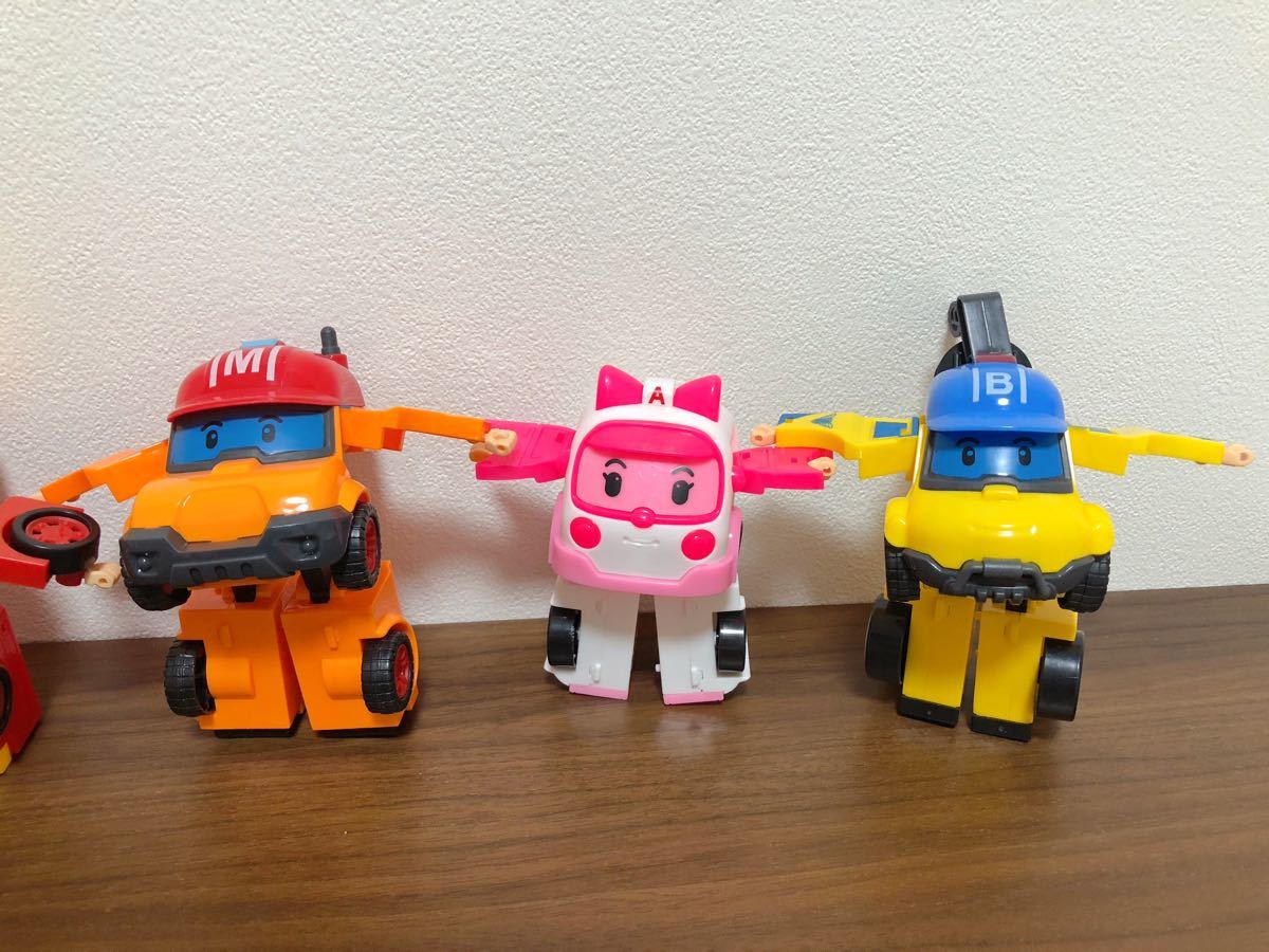 Paypayフリマ 新品 大人気アニメ ロボカーポリー 6台セット 変身変形ロボット ミニカー Paypayフリマ 新品 大人気アニメ ロボカーポリー 6台セット 変身変形ロボット ミニカー