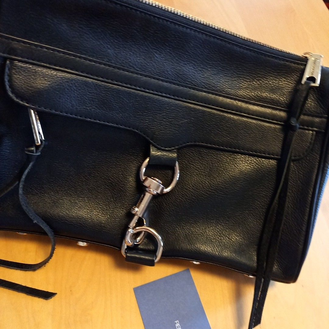 Rebecca Minkoff ブラックレザー ショルダーバッグ Rebecca Minkoff ショルダーバッグ ブラック レザー紐無し