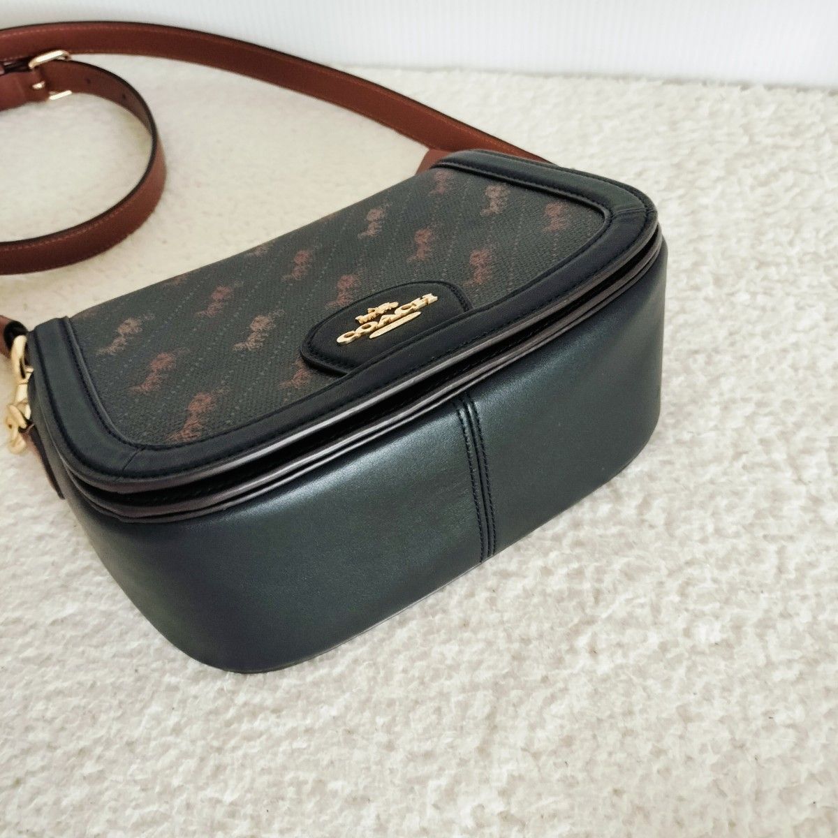 【極美品】COACH ショルダーバッグ ダークブラウン/ブラック 極美品 COACH コーチ クロスボディ ショルダーバッグ ホース