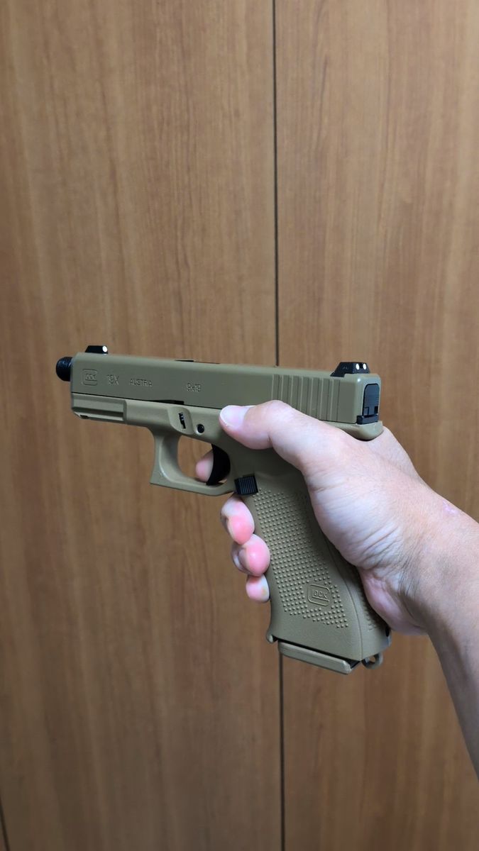 ウマレックス/VFC GLOCK G19X カスタム多数 国内ガス対応快調動作内部カスタム済 サイレンサー対応アウターバレル付き