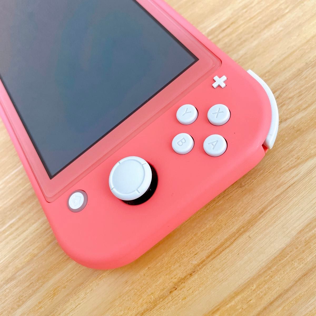 り*ー様 【未使用に近い】Nintendo Switch スイッチライト 本体 未使用に近い】Nintendo Switch スイッチライト 本体 コーラル