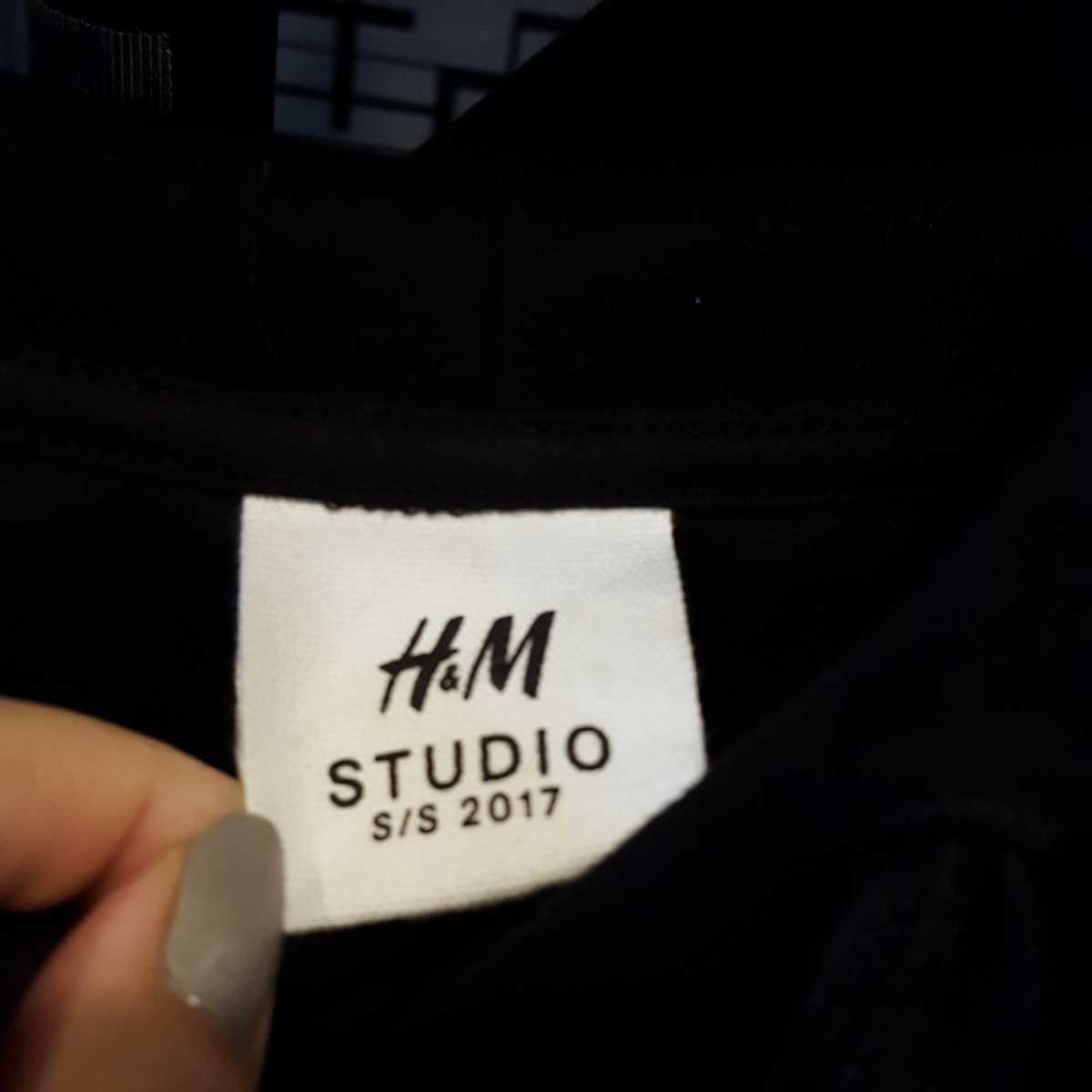 *[ прекрасный товар ]H&M STUDIO S/S 2017 тренировочный Parker чёрный вышивка цветок tops для мужчин и женщин 