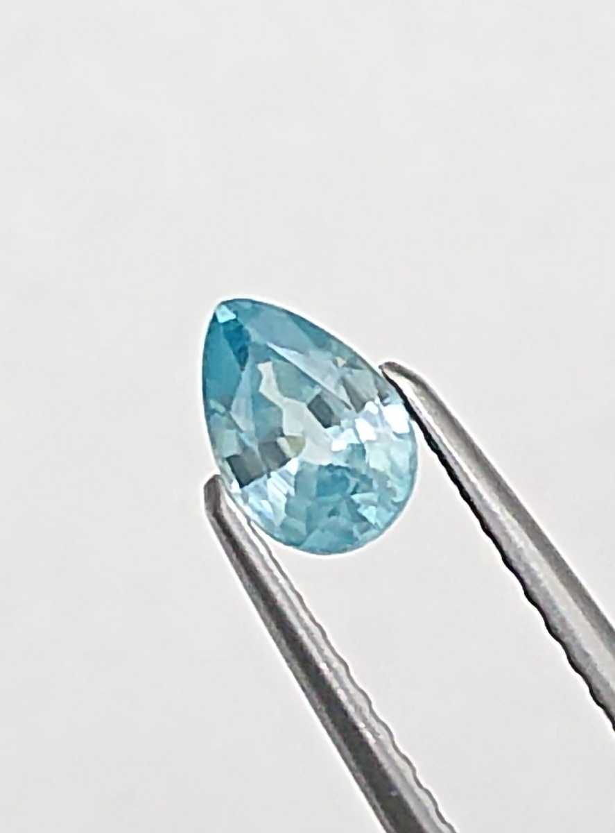  blue zircon 0.66ct pair Shape loose somewhat kake(LA-3045)