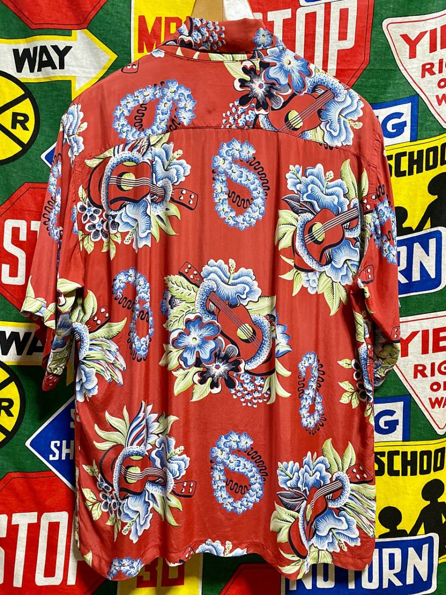 ★オンブックの1枚★ハワイ製MISS HAWAIIビンテージウクレレプリントハワイアンシャツアロハシャツ40s40年代50s50年代マッキントッシュ赤L_画像3