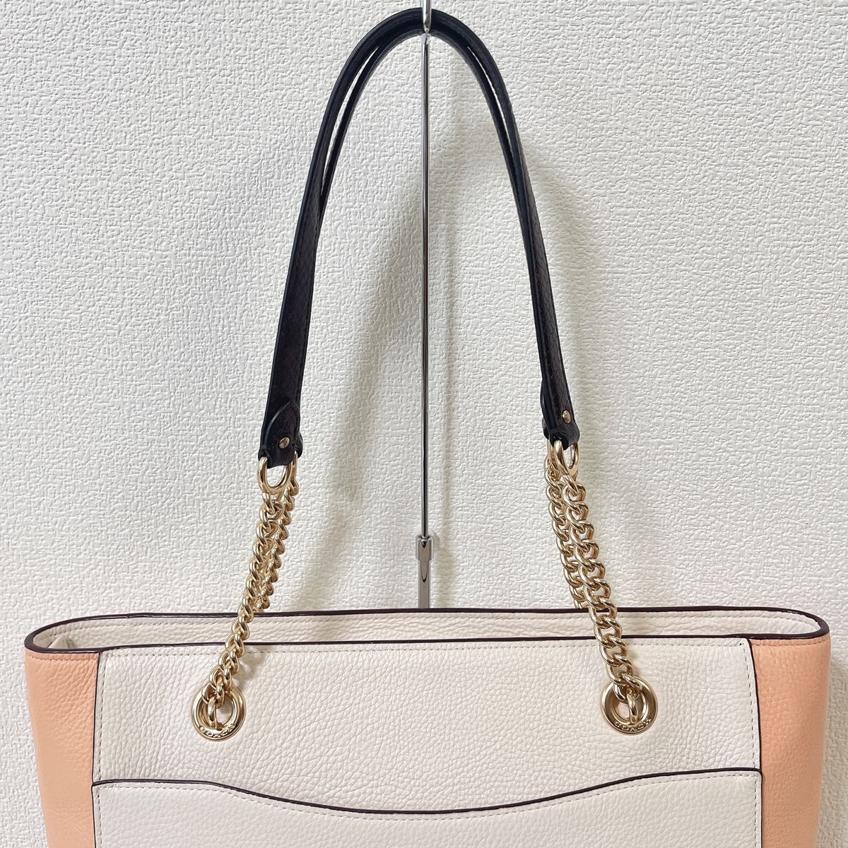 美品 COACH トートバッグ シグネチャー A4 肩掛け レザー チャーム付 COACH コーチ トートバッグ 肩掛け レザー 本革 チェーン