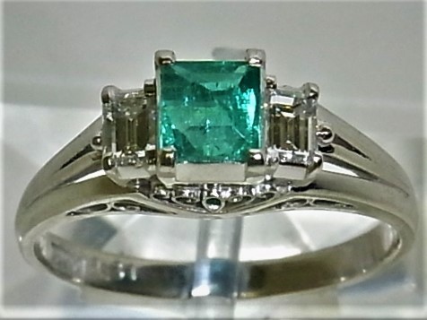 [ Tokyo . middle pawnshop .. san ]Pt900 platinum ring ring emerald 0.57ct angle diamond 2 pieces 0.31ct