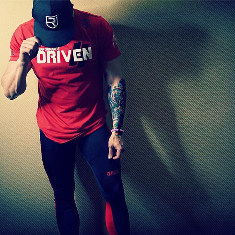 ☆SALE☆【送料無料】RISE Tシャツ DRIVEN 赤 Mサイズ☆_Red