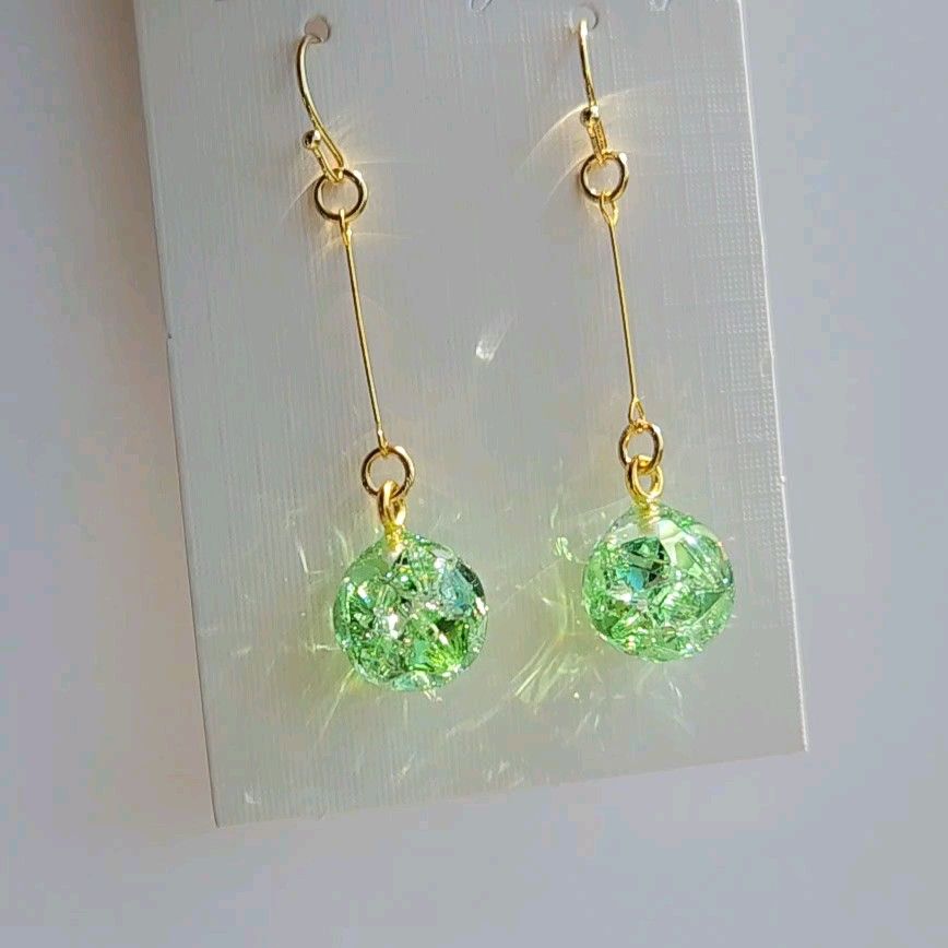 新緑カラー スワロフスキー レジン ピアス イヤリング