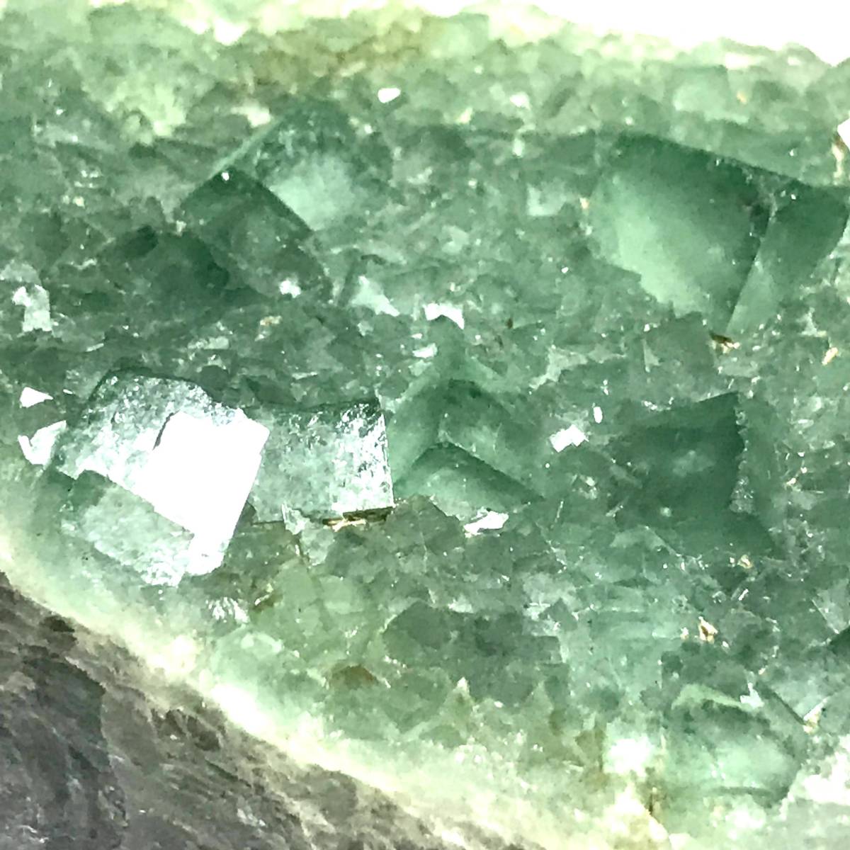 ヤフオク! 深緑色の蛍石・311g（中国産鉱物標本）