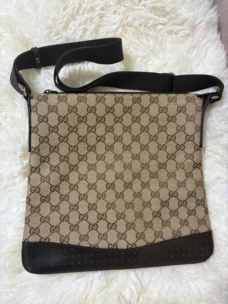 【極美品】グッチ ショルダー GG柄 キャンバス レザー ロゴ型押し 斜めがけ 美品 GUCCI グッチショルダーバッグ 斜め掛け クロスボディ