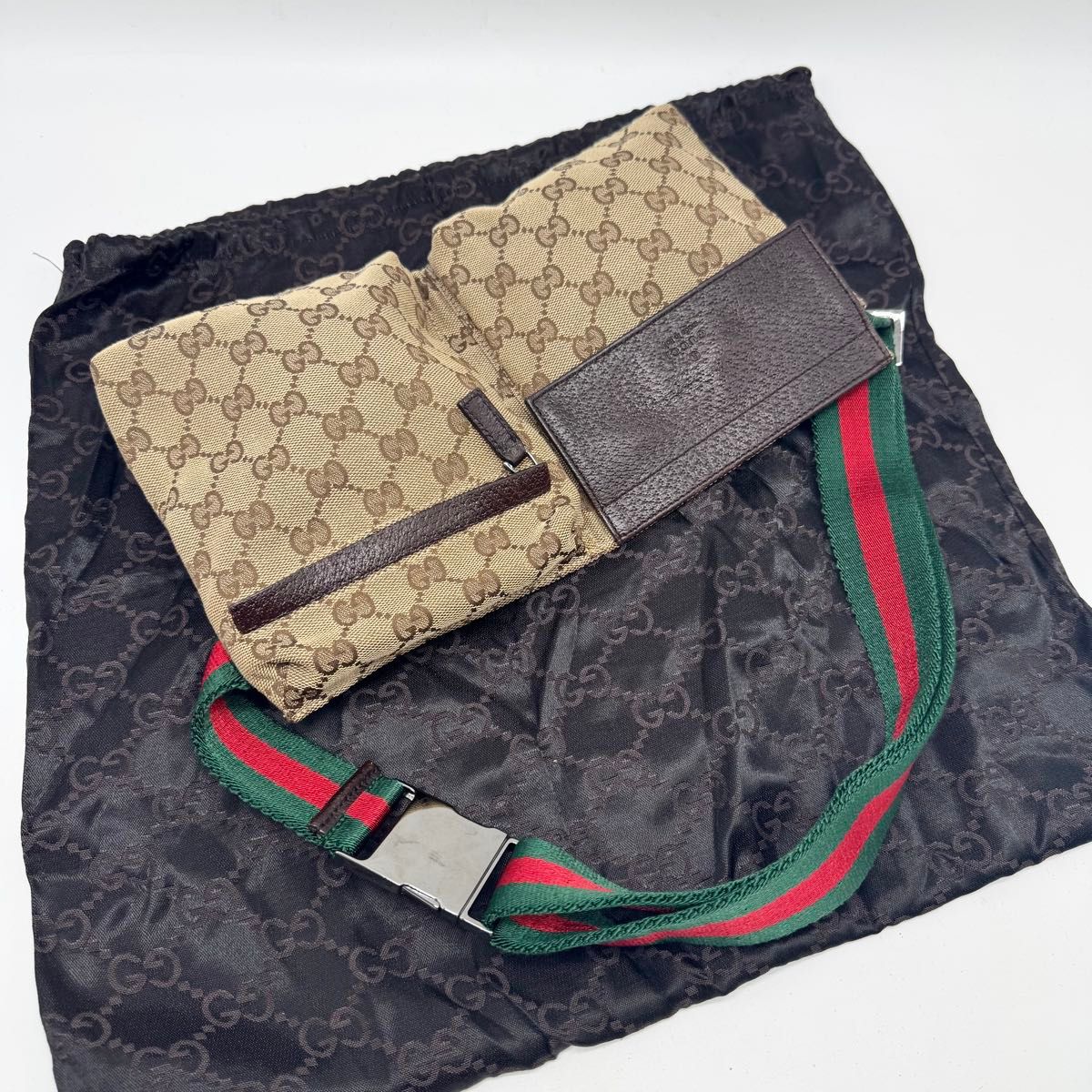 【VIPセール】GUCCI(グッチ)GGクロスボディバッグ 超美品・使用感少ない】GUCCI グッチ GG ボディバッグ クロス