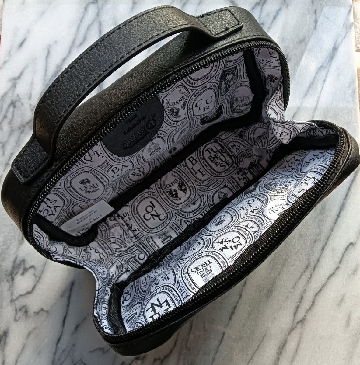 diptyque 旅行用化粧品セット 黒ポーチ RBC様用 新品未使用】ディプティック ポーチ ブラック|ハンドル付き