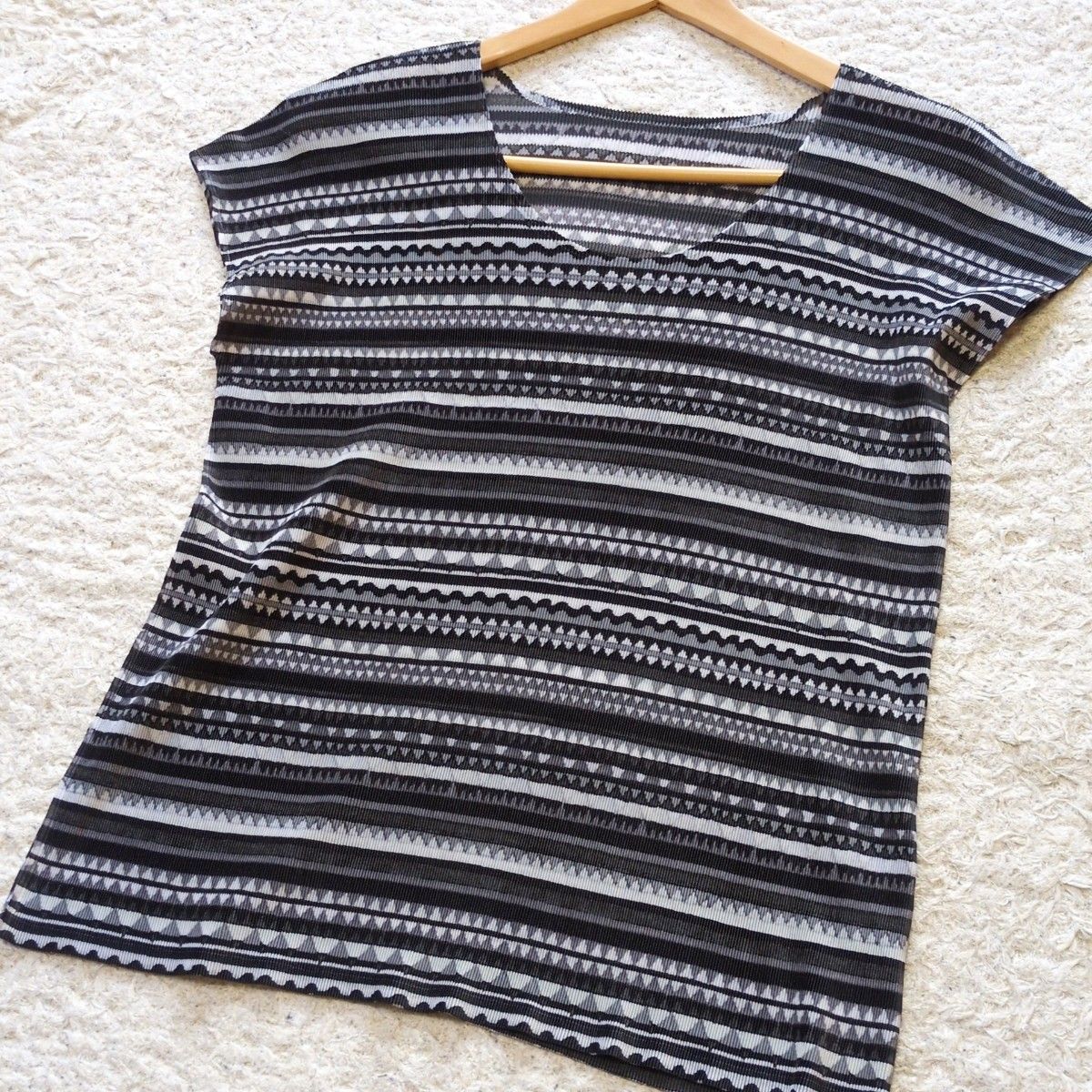 ky36 PLEATS PLEASE 幾何学柄プリント フレンチ トップス 03 8-6【美品】PLEATSPLEASEプリーツプリーズ トップス 幾何学柄