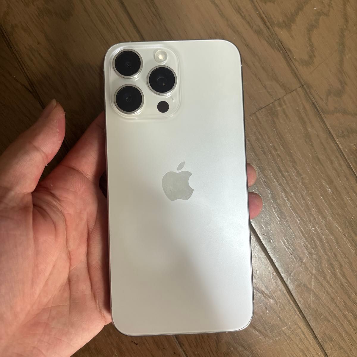 超美品 電池98% iPhone15Pro 256GB ホワイトチタニウム iphone15pro max 256gb ホワイトチタニウム美品バッテリー88