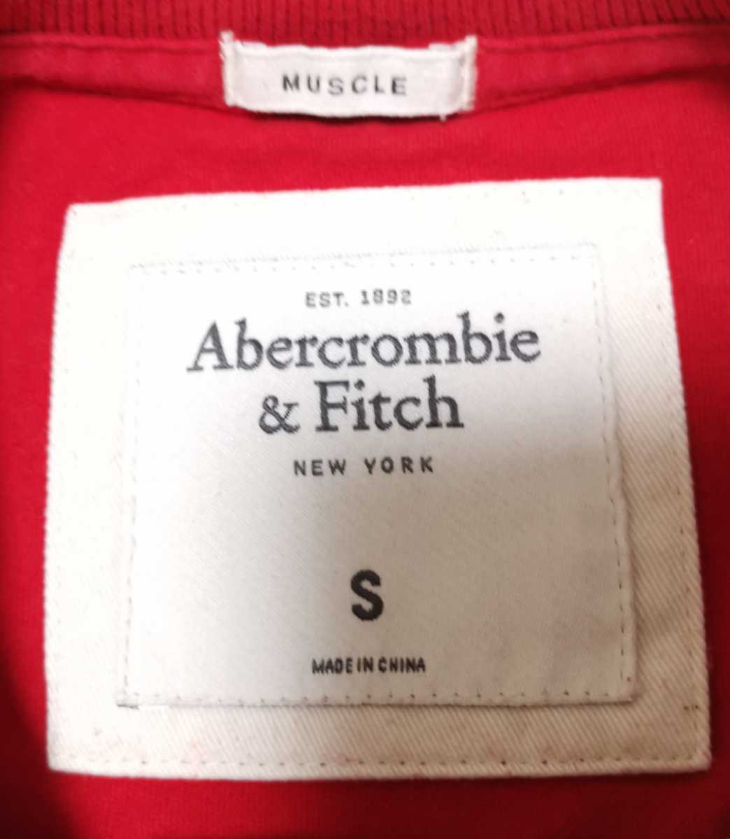 #メンズ(トップス)【Abercrombie&Fitch】★アバクロ★半袖Tシャツ★レッド/赤★表記サイズ(S)★送料無料★fb16