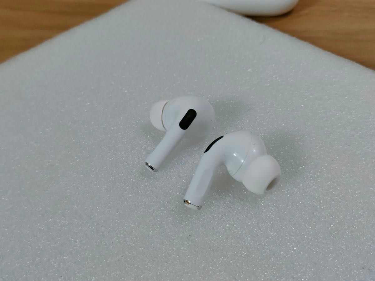 AirPods Pro 第2世代 MQD83J/A A2698 国内正規品 動作確認済み