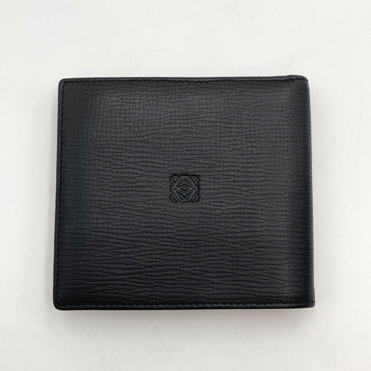 美品 ロエベ レザー 折り財布 アナグラム ロゴ 型押し ファスナー 黒 超美品・使用感少ない】 LOEWE ロエベ 二つ折り財布 レザー 黒